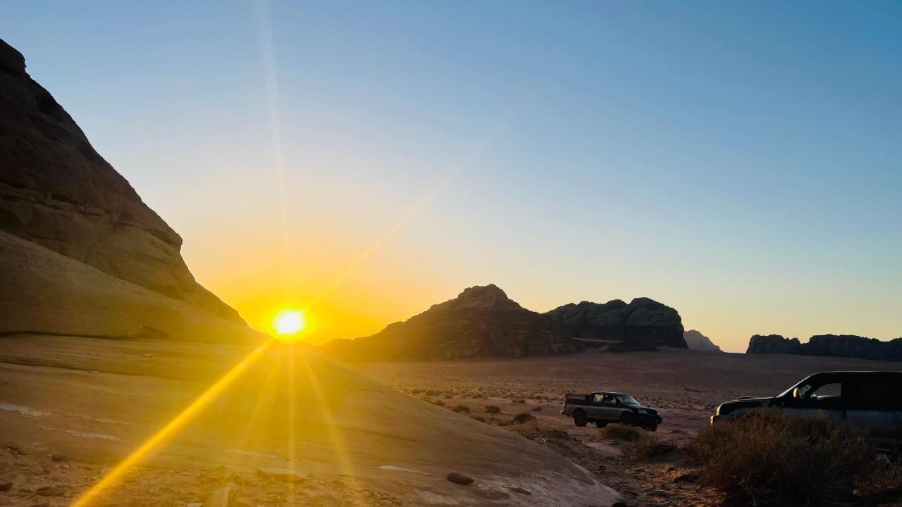 Friend Wadi Rum Eksteriør billede