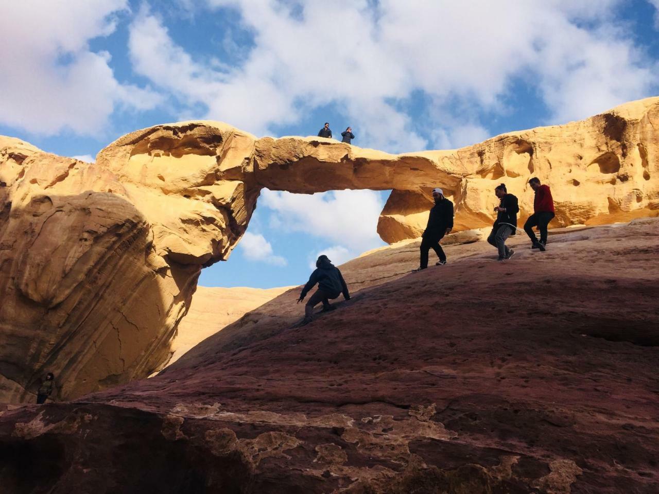 Friend Wadi Rum Eksteriør billede