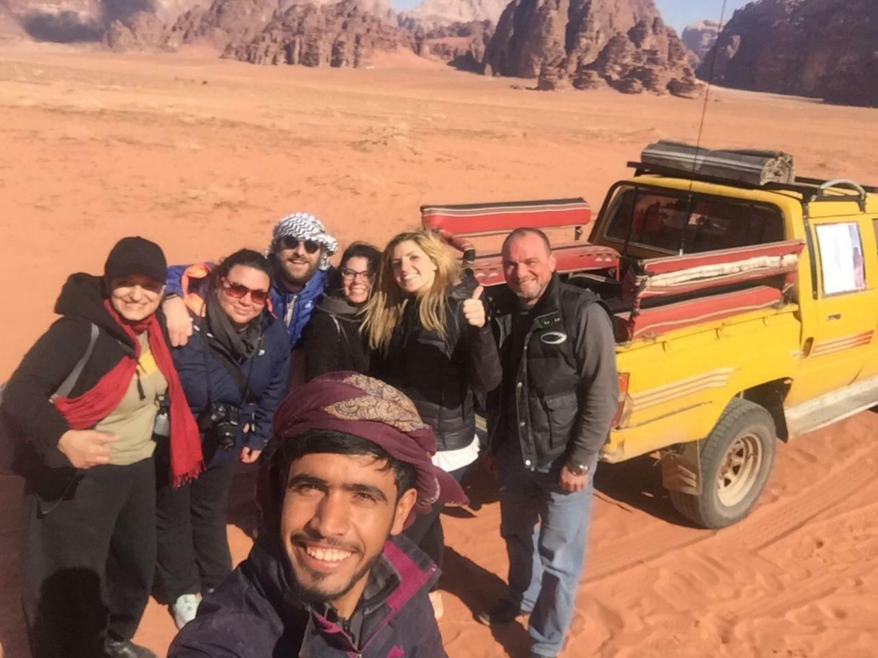 Friend Wadi Rum Eksteriør billede