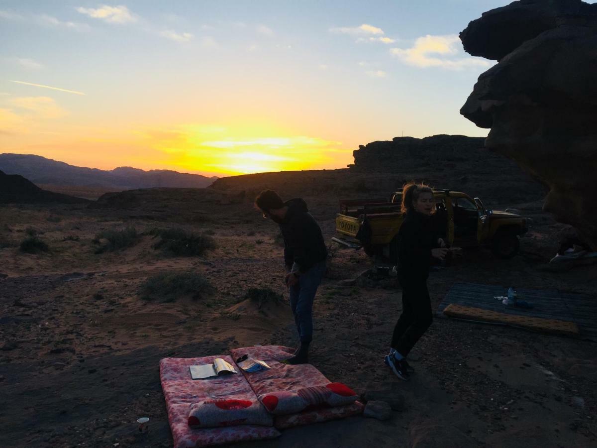 Friend Wadi Rum Eksteriør billede